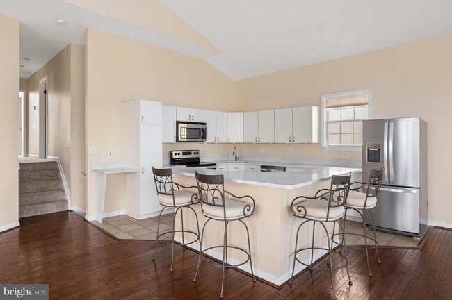 Building Photo - 3563 Narragansett Ave