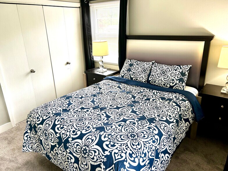 Building Photo - 4028 N Illinois Ave