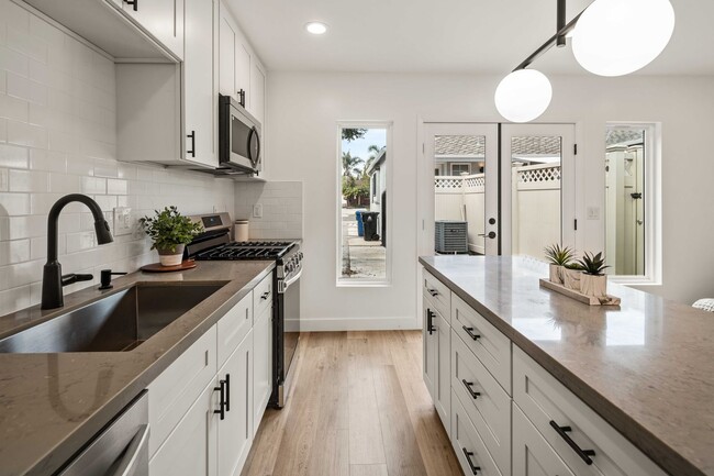 Building Photo - Gorgeous 1 Bedroom Home in Faircrest Heights!