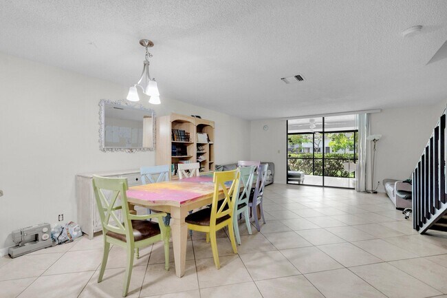 Building Photo - 7690 Lago Del Mar Dr