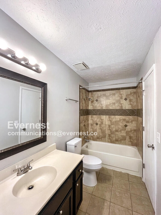 Building Photo - 4749 Colemont Pl