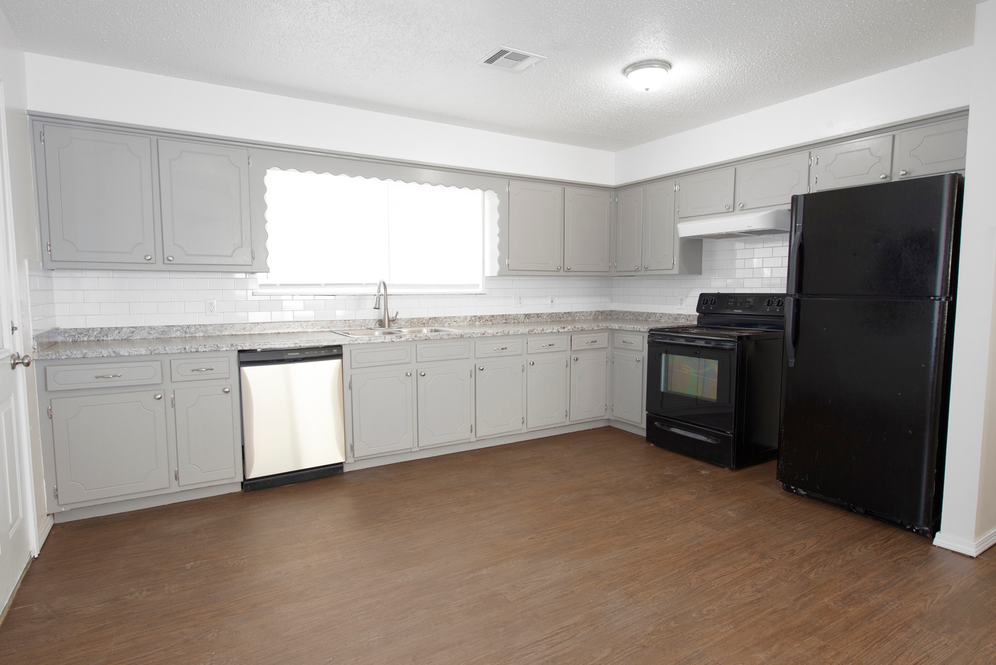 Building Photo - 1404 N Nail Pky