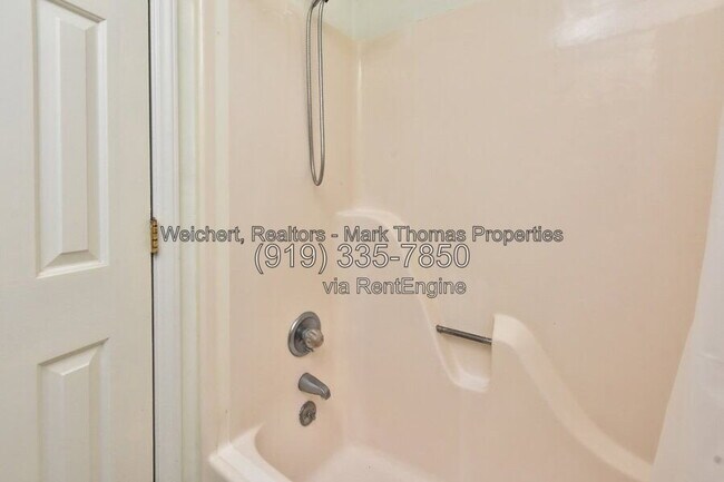 Building Photo - 102 Mallard Ct