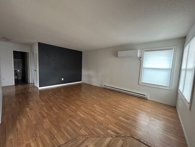 Building Photo - Spacious 5-Bedroom Family Haven with Moder...