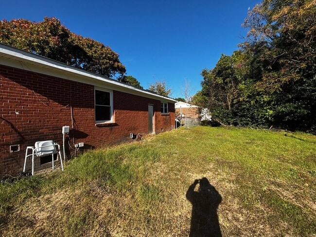 Building Photo - 3 BED 1 BATH IN FAYETTEVILLE NC