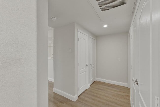 Building Photo - 6800 Dorita Ave