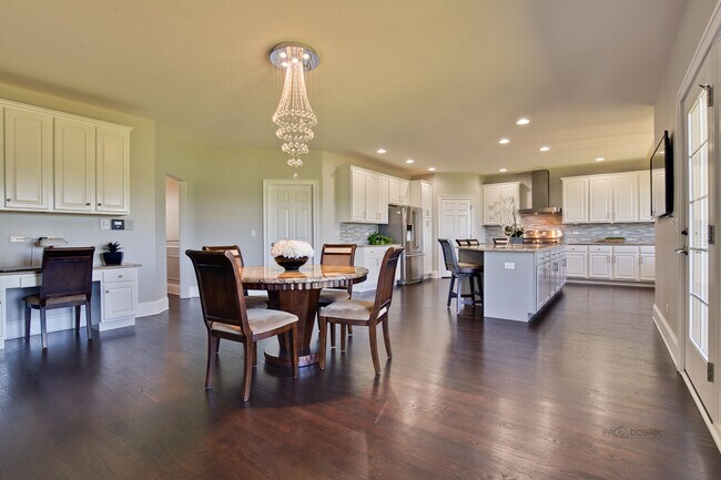 Building Photo - 8 Turnbury Ct