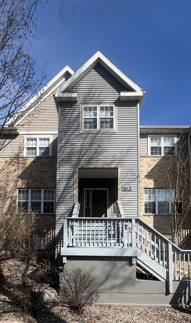 Building Photo - 1813 Carns Dr