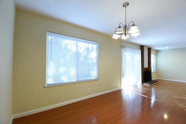 Building Photo - Remodeled townhouse with AC, Top Cupertino...