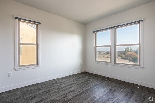 3BR, 2BA - The McDonald - The Point