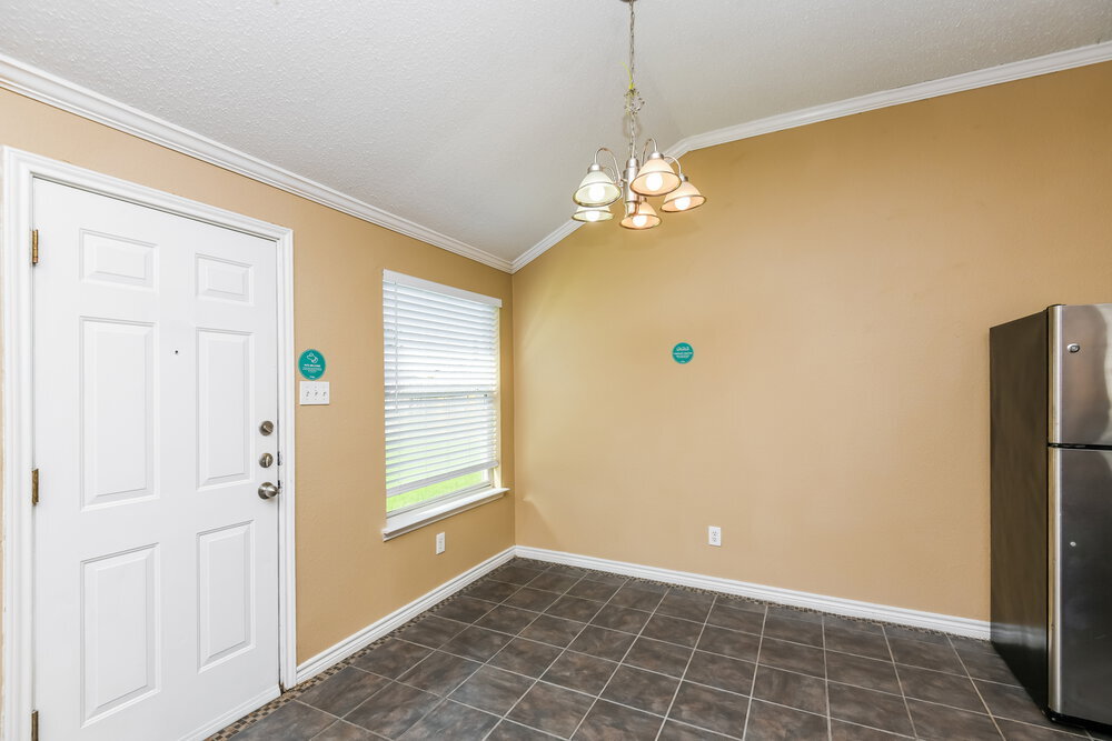 Building Photo - 1025 McKavett Dr