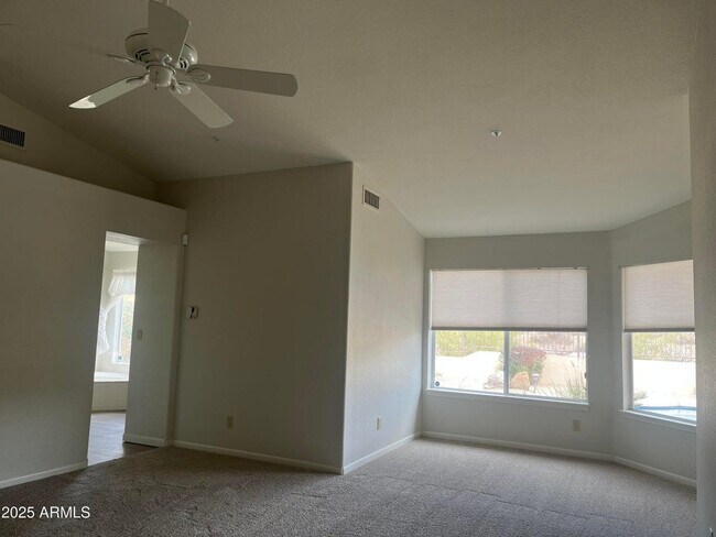 Building Photo - 9440 E Palm Tree Dr