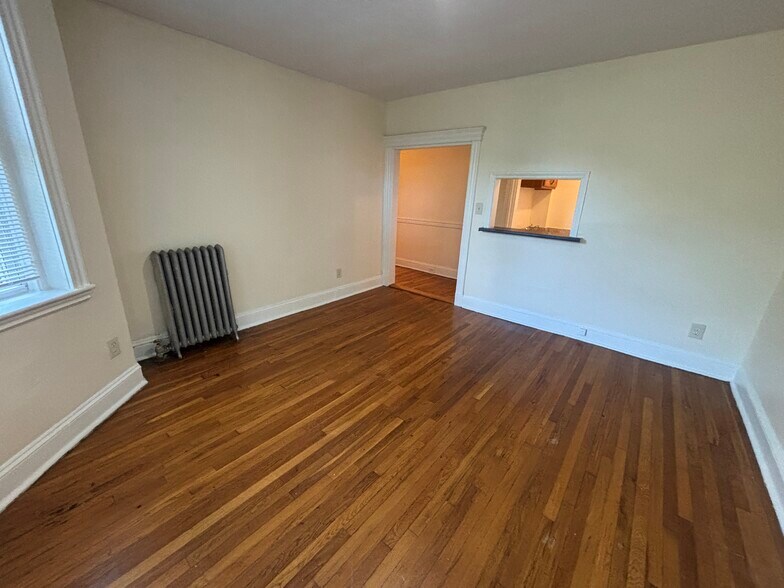 Building Photo - 360 Riverway
