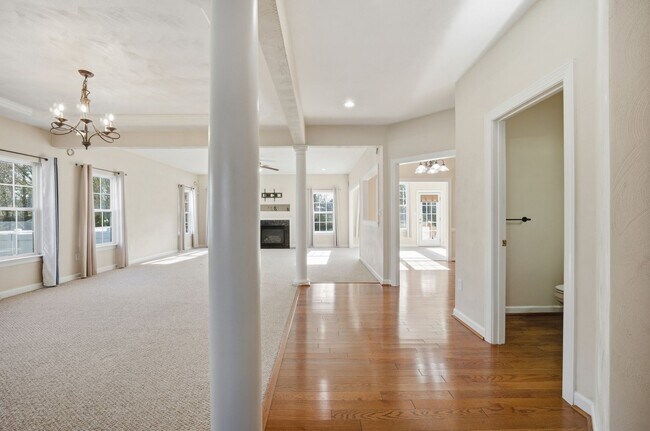 Building Photo - Quailshire Estates 4 Bed, 2.5 Bath Home in Chesapeake, VA