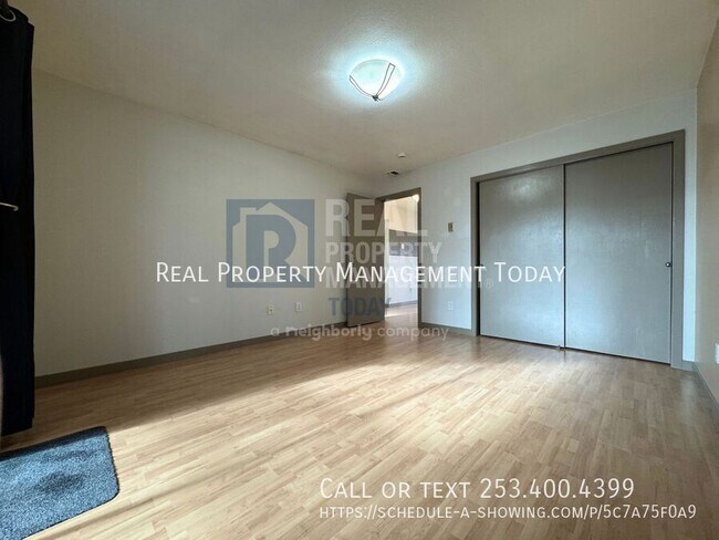 Building Photo - 1712 S 39th St