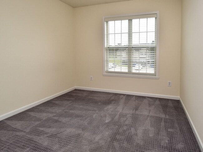 Building Photo - Charming 3-Bedroom Townhome in Prime Winst...