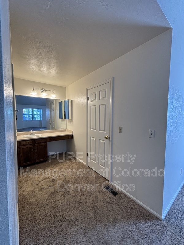 Building Photo - 3980 E Phillips Cir