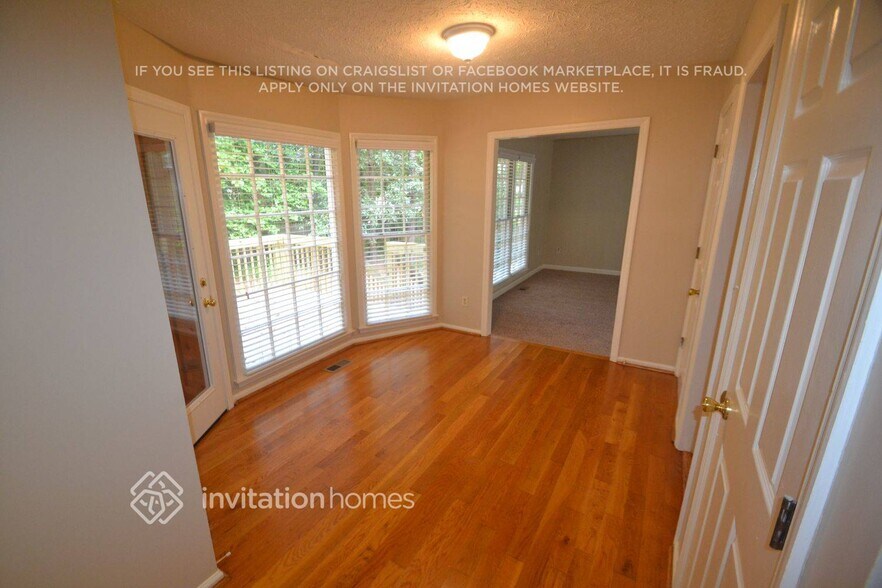 Building Photo - 3375 Dogwood Dr