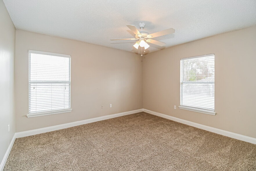 Building Photo - 1919 Raising Hill Dr