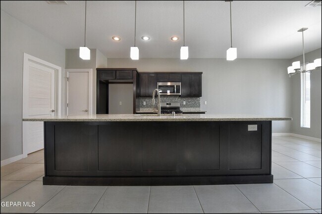 Building Photo - 7825 Enchanted Range