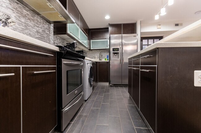 Building Photo - Trendy One Bedroom in Trinidad!