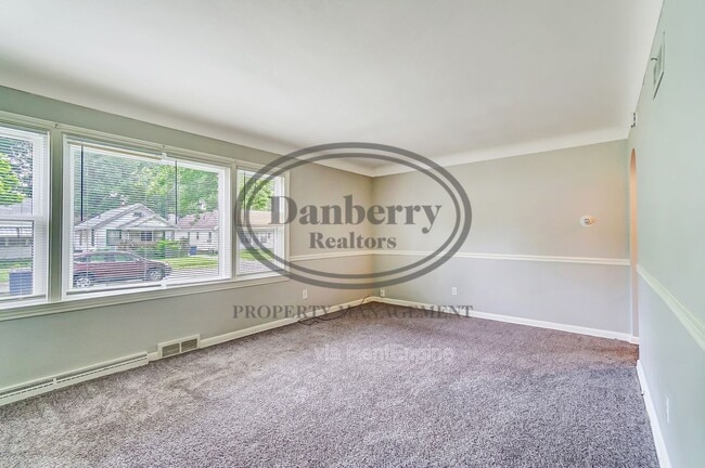 Building Photo - 833 Turner Ave