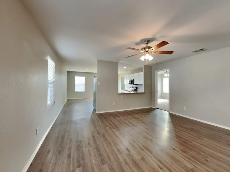 Building Photo - 1733 Vineridge Ln