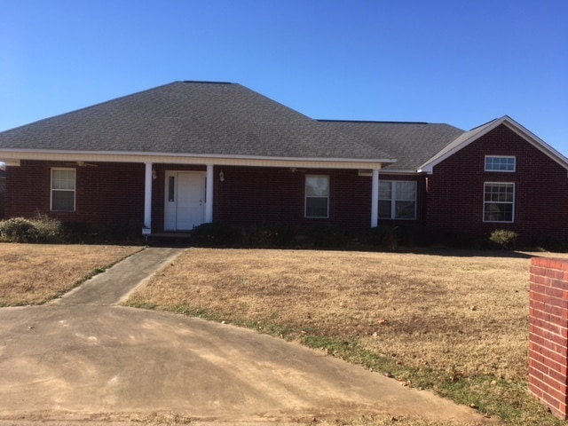 Primary Photo - 10 Pecan Ln