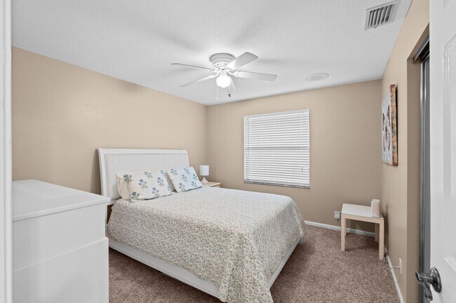 Building Photo - 1707 Primrose Ln