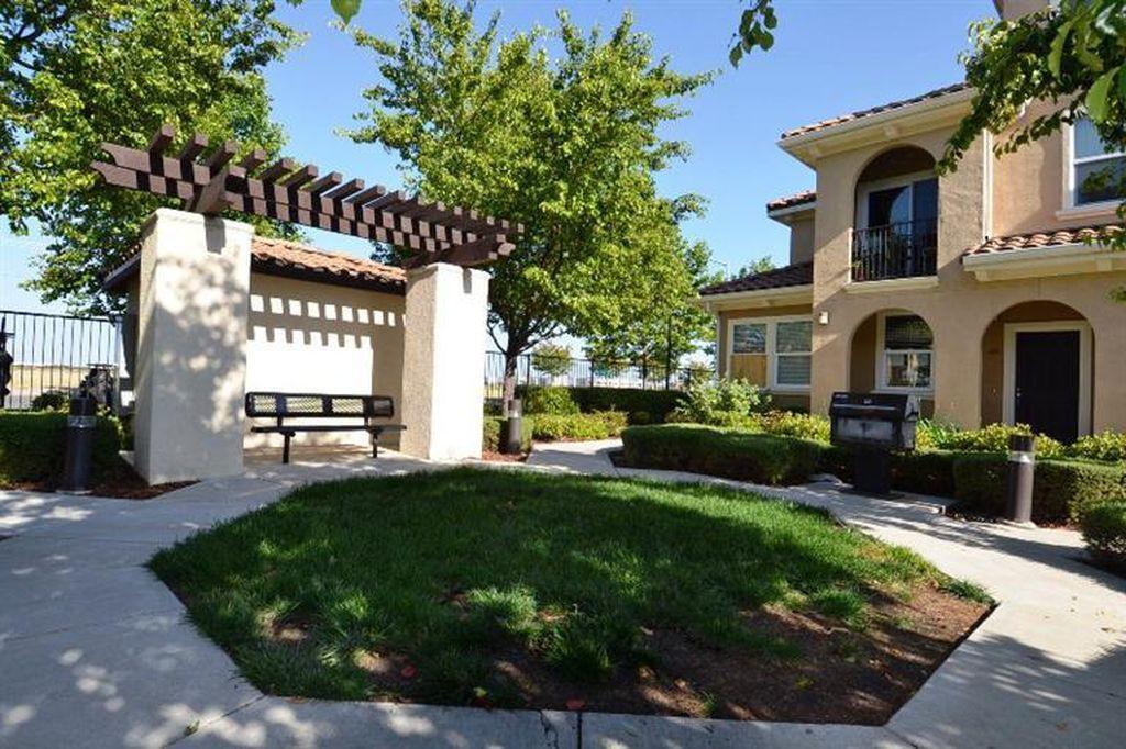 Building Photo - 4800 Westlake Pky