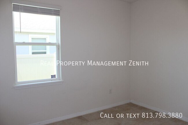 Building Photo - 33163 Sand Creek Dr