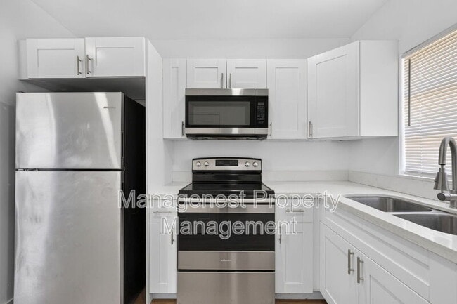 Building Photo - 614 SW 19th Ave