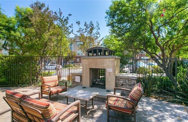 Building Photo - 84 Meridian Dr