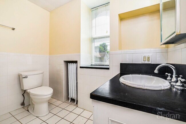 Building Photo - 39 N Washington St