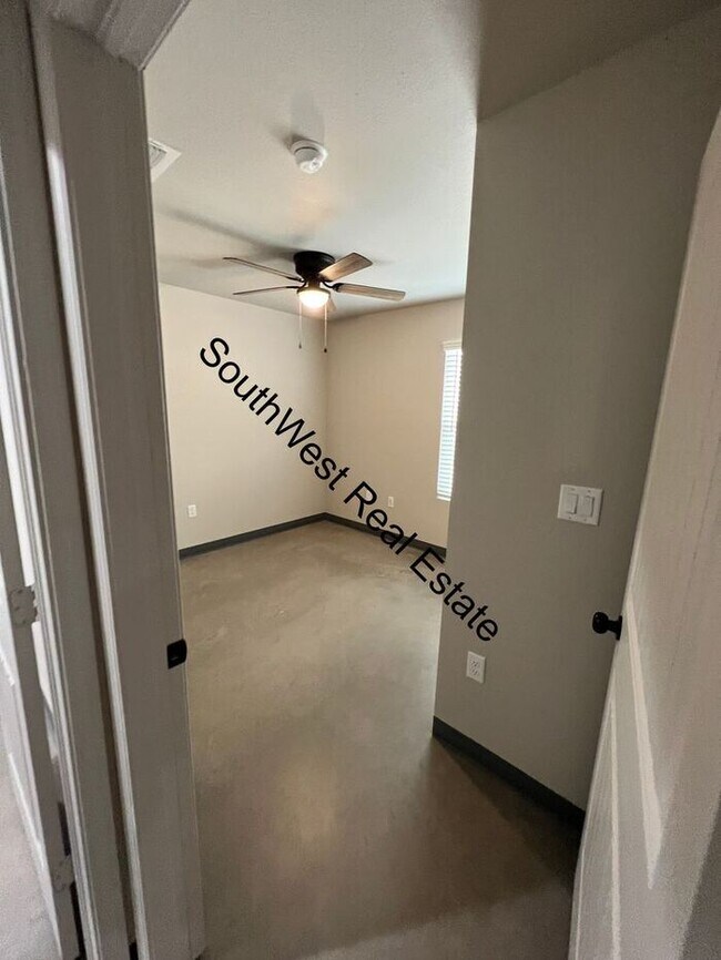 Building Photo - 2 BED 2 BATH APT ALL BILLS PAID!