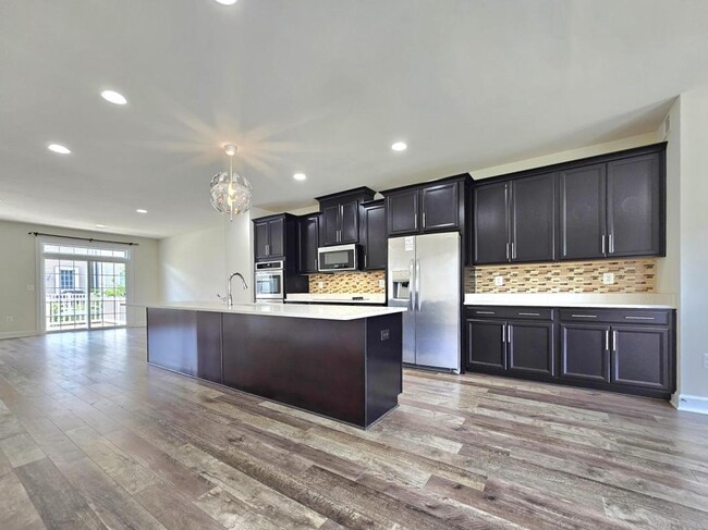 Building Photo - 8820 Englewood Farms Dr