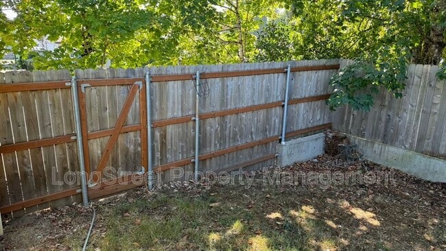 Building Photo - 2704 NW Angelica Dr