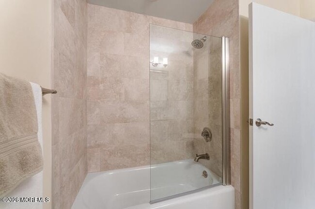 Building Photo - 449A Cheshire Ct