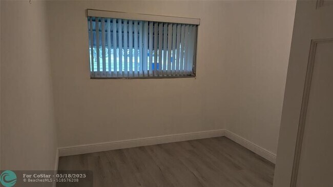 Building Photo - 2080 SW 38th Ave