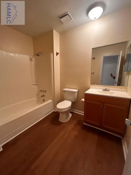 Building Photo - 928 Greenbriar Trial