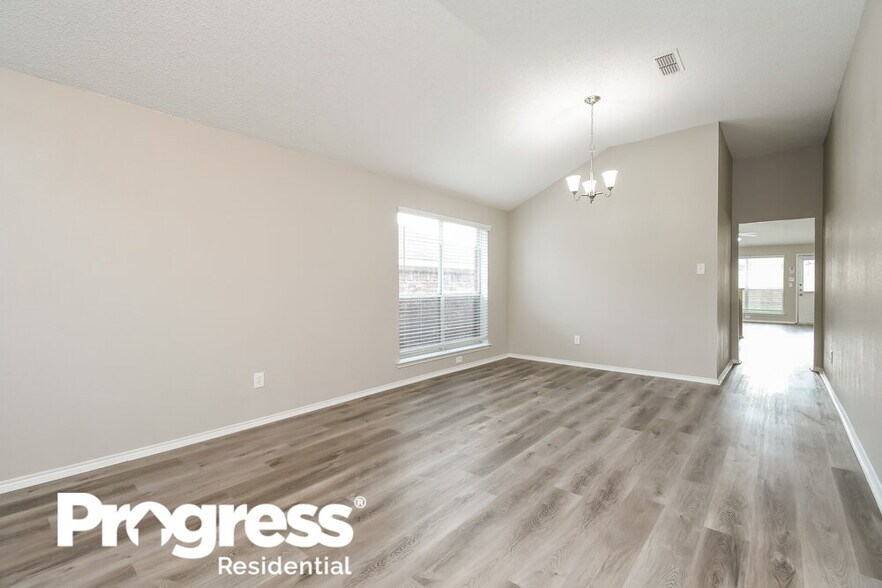 Building Photo - 2412 Ensenada Ln