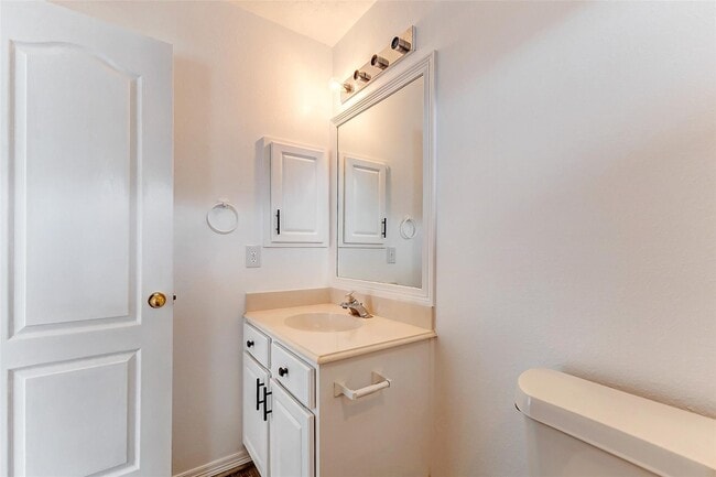 Building Photo - 14527 Clipper Cir Dr