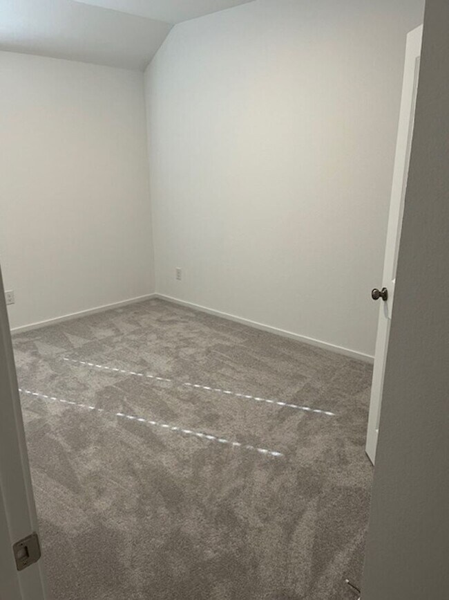 Building Photo - Charming 4BR Brand New House in League City