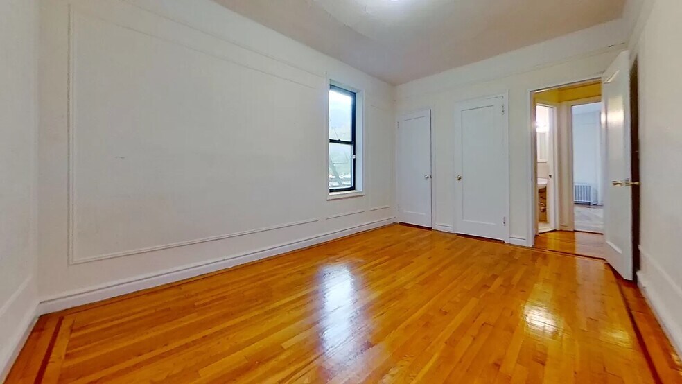 Building Photo - 108 Thayer St