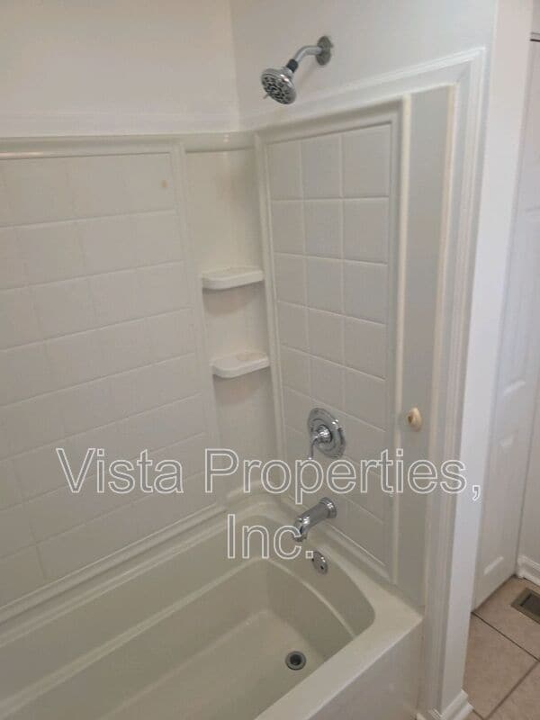 Building Photo - 7802 Columbine Dr