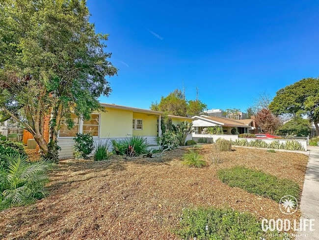 Building Photo - Charming 3-Bedroom Anaheim Home Featuring Private Backyard & Assigned Parking