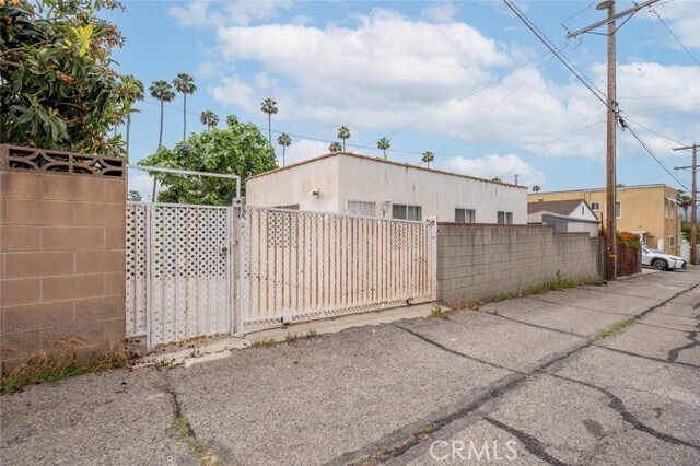 Building Photo - 1329 Linden Ave