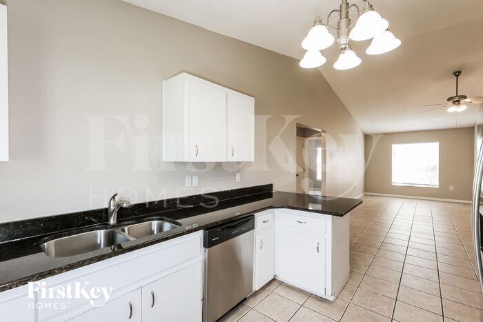 Building Photo - 7976 Indian Heights Dr