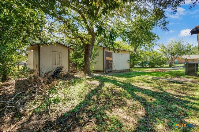Building Photo - 1820 Gaynor Dr