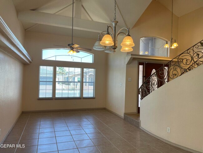 Building Photo - 12828 Tierra Ayala Dr